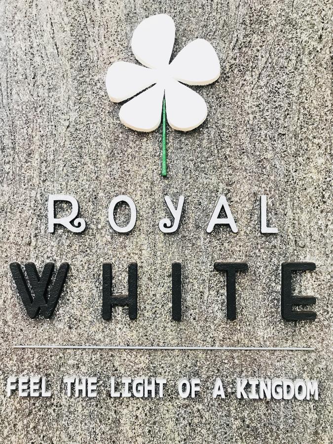 Готель Royal White Tourist Rest Анурадхапура Екстер'єр фото